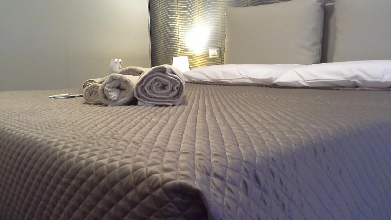 Luxury Rooms Garzilli Palermo 3*,